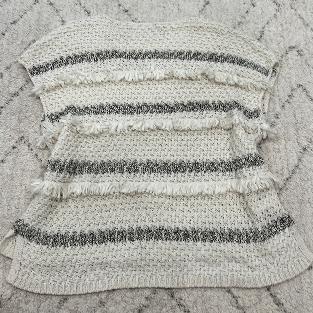 Loft Knit fringe top - Picture 5 of 5